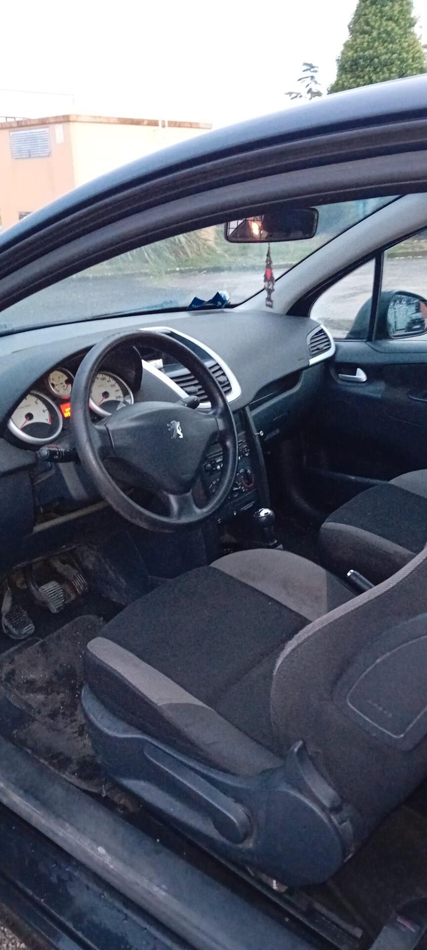 Peugeot 207 1.4 8valvole metano vann