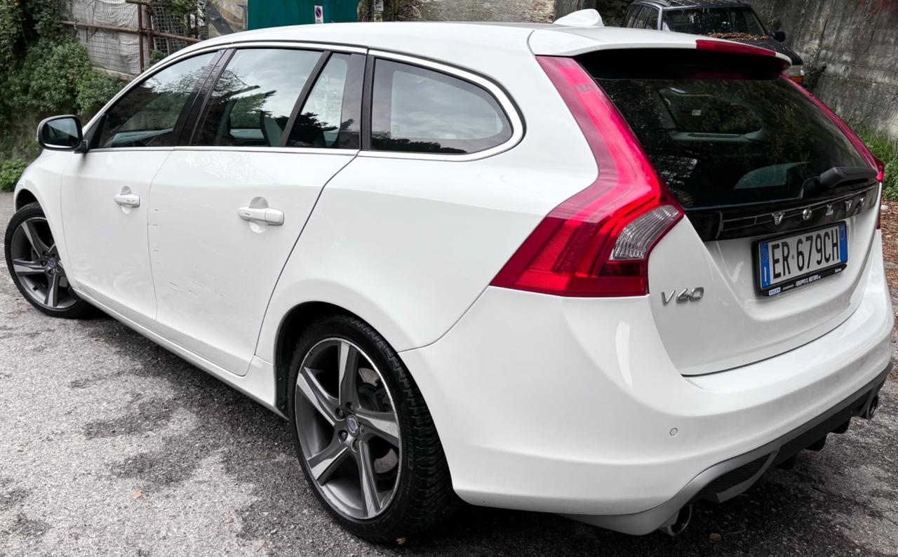 Volvo V60 D3 R-design Kinetic