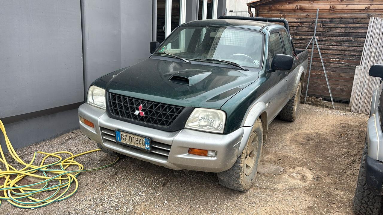 Mitsubishi L200 2.5 TDI 115CV 4WD Club Cab