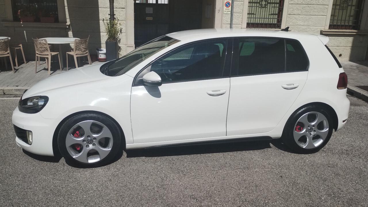 Volkswagen Golf GTI 2.0 TSI DSG 5p.