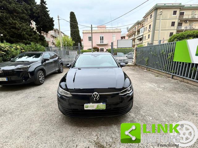 VOLKSWAGEN Golf 8 LIFE