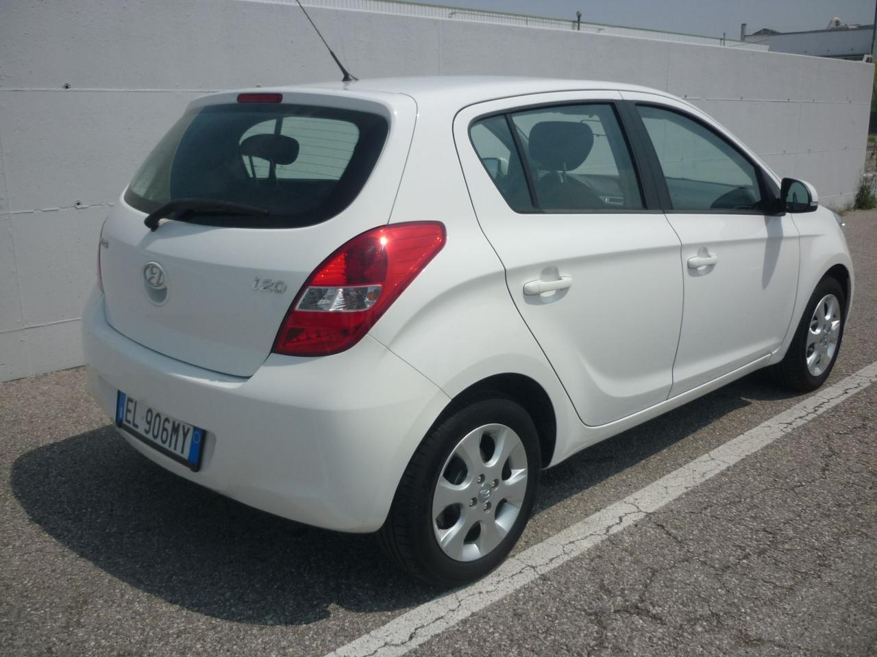 Hyundai i20 1.2 5p. Sound Edition Neopatentati