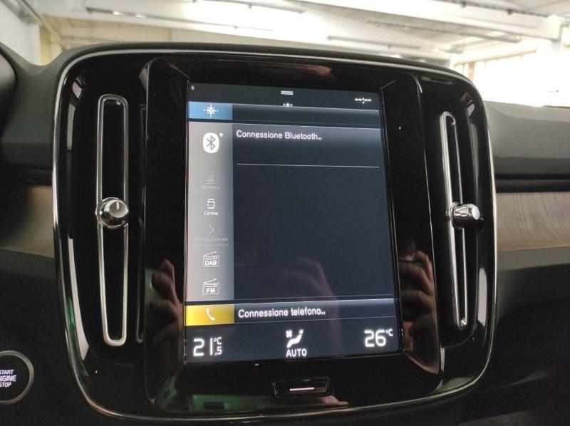 VOLVO XC40 (2017-->) - XC40 T5 Recharge Plug-in Hybrid Inscription