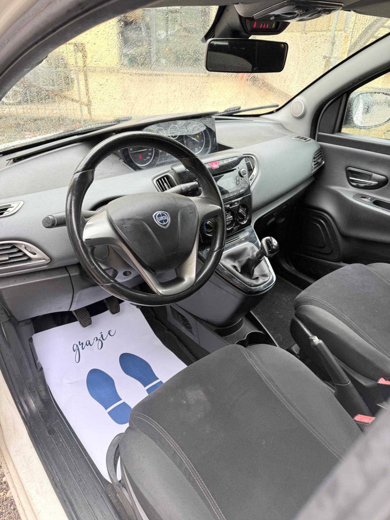 Lancia Ypsilon 1.3 MJT 16V 95 CV 5 porte S&S Silver