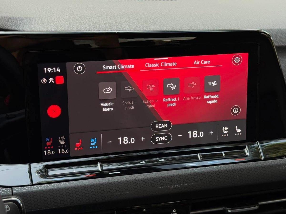 Volkswagen Golf 8 GTI 2.0 TSI 245CV