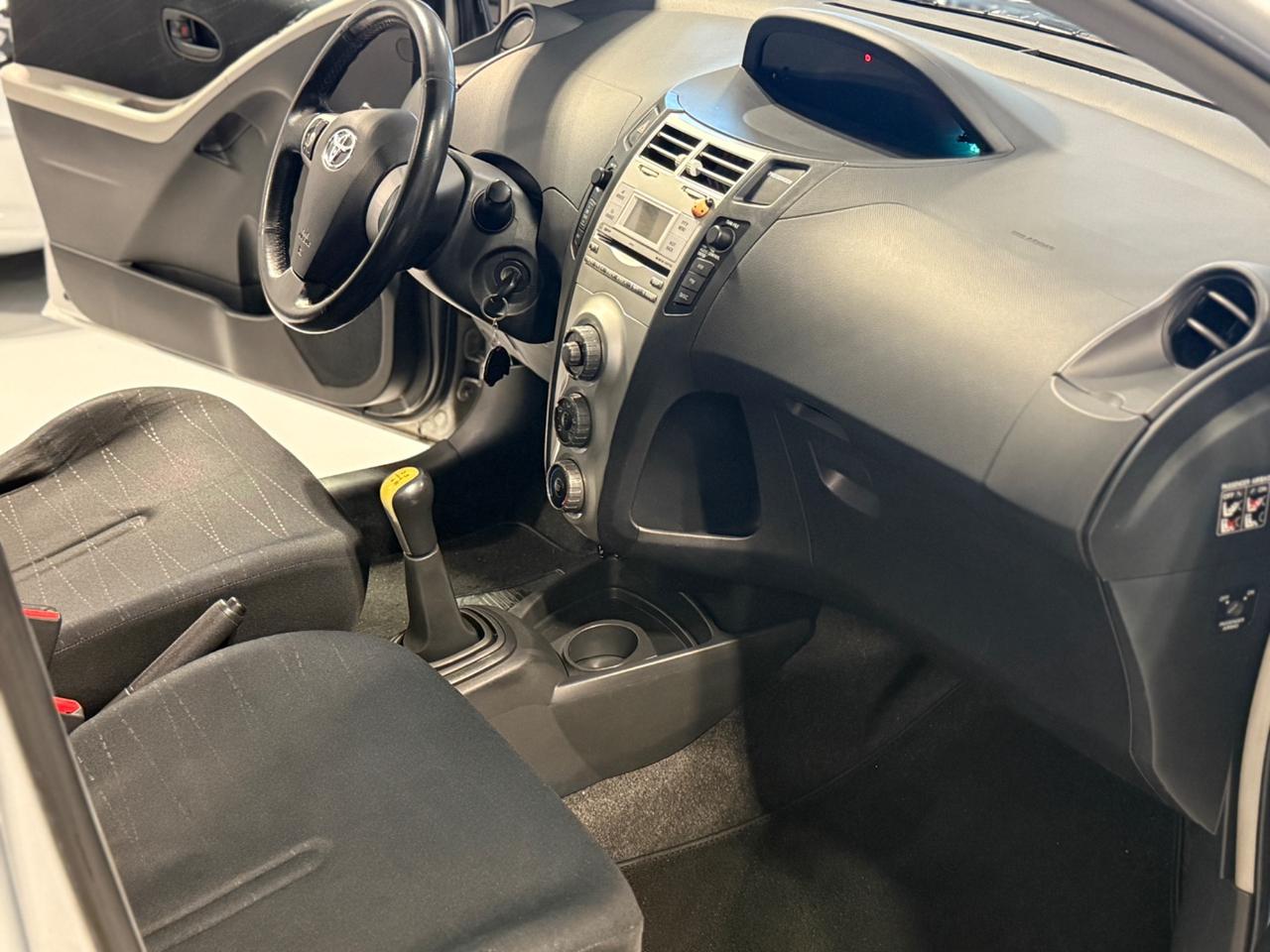 Toyota Yaris 1.0 5 porte Sol