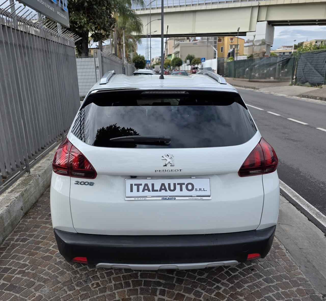 Peugeot 2008 BlueHDi 100 S&S Allure