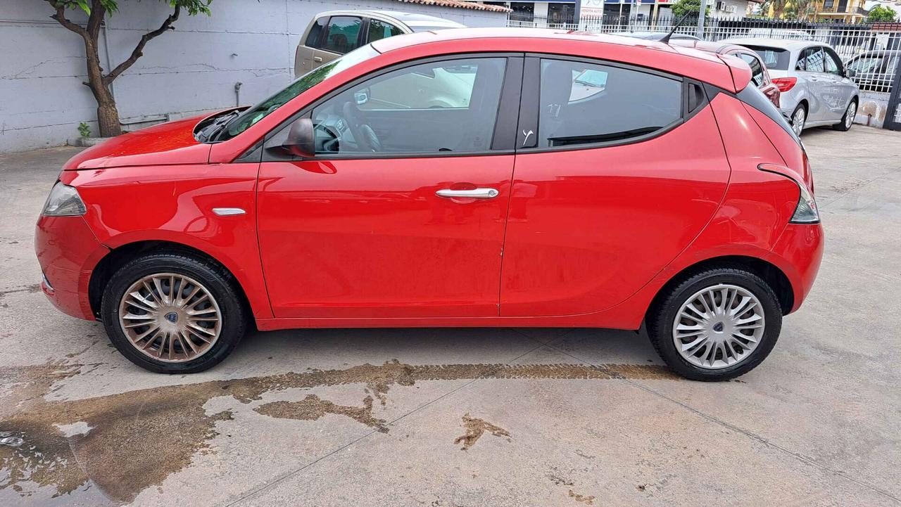 Lancia Ypsilon 1.3 MJT 16V 95 CV S&S Silver