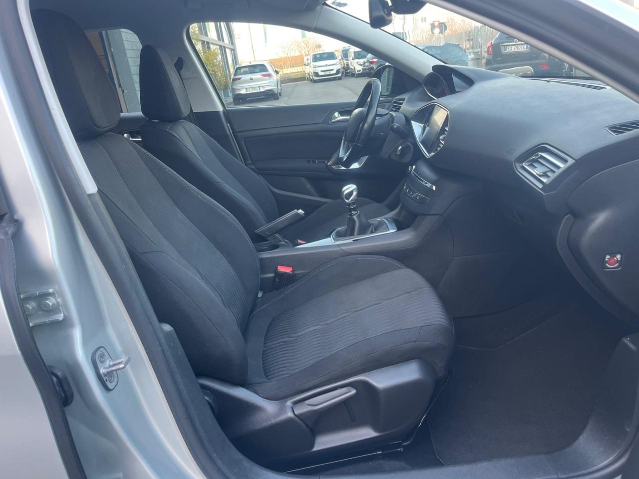 Peugeot 308 BlueHDi 120 SW Allure