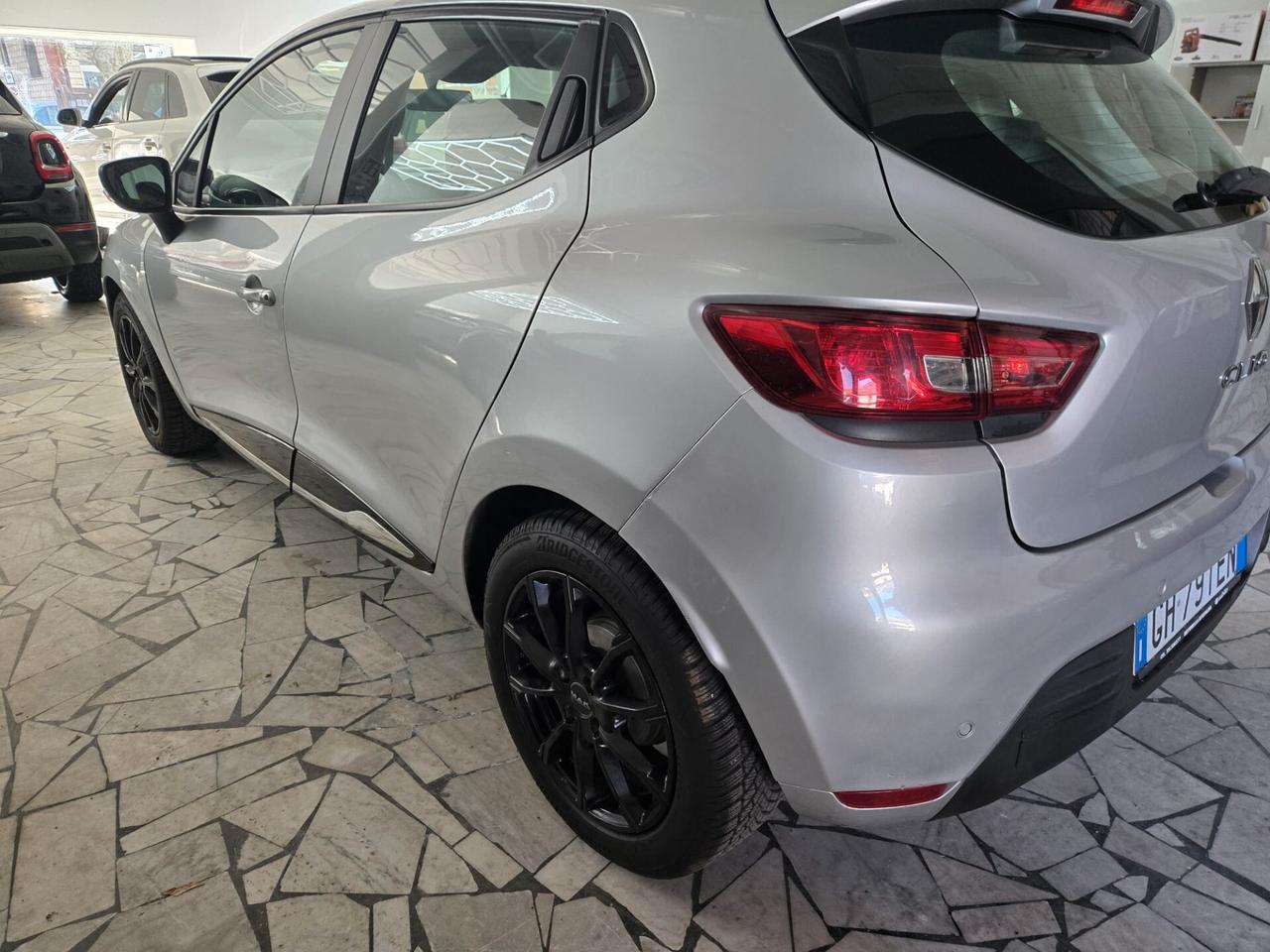 Renault Clio dCi 8V 75 CV 5 porte Duel