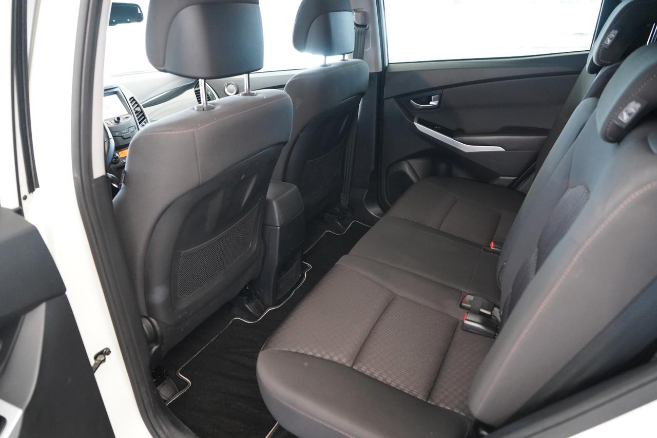 Ssangyong Korando 2.2 Diesel 2WD MT Plus