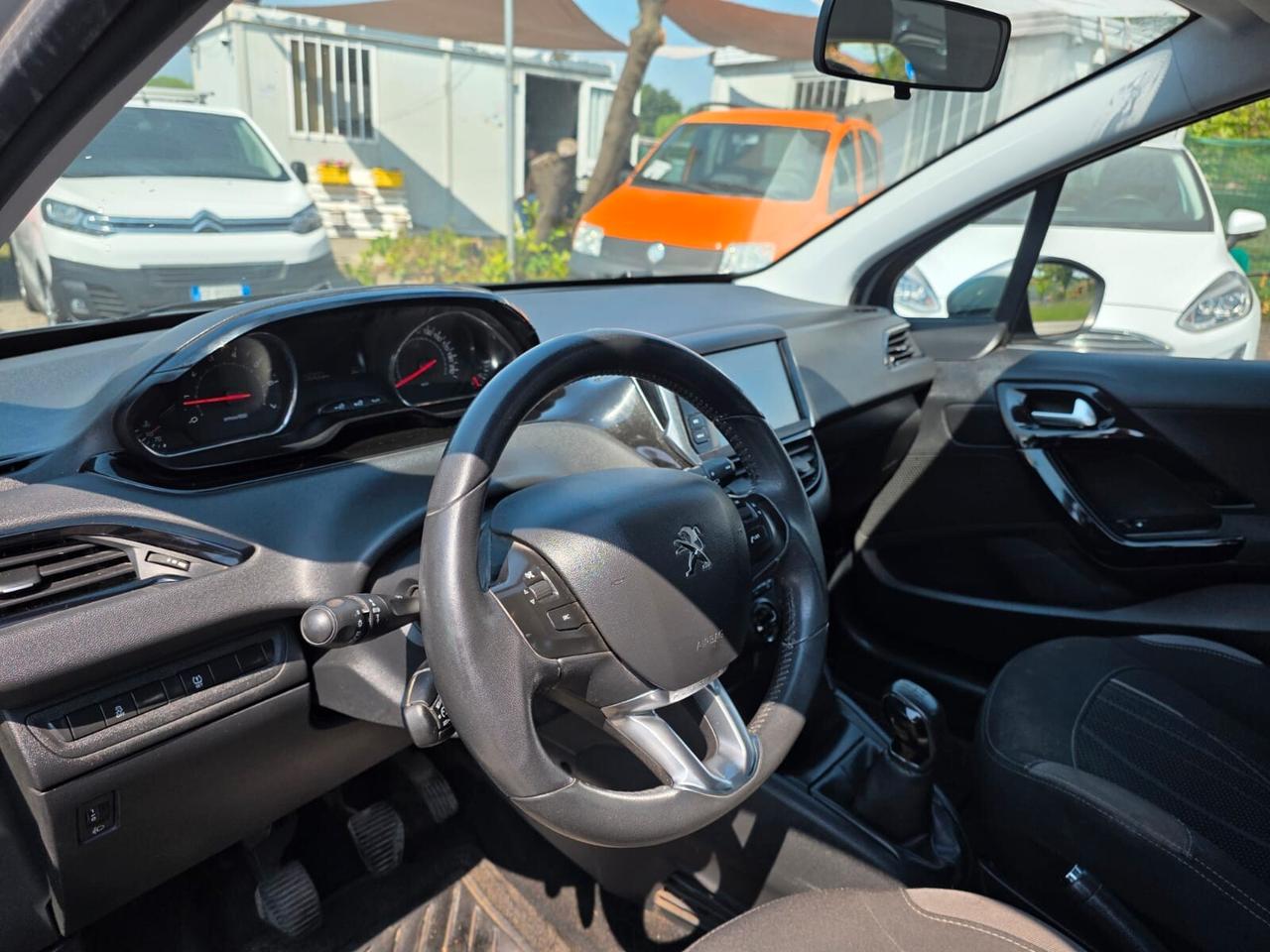 Peugeot 208 PureTech 82 5 porte Allure