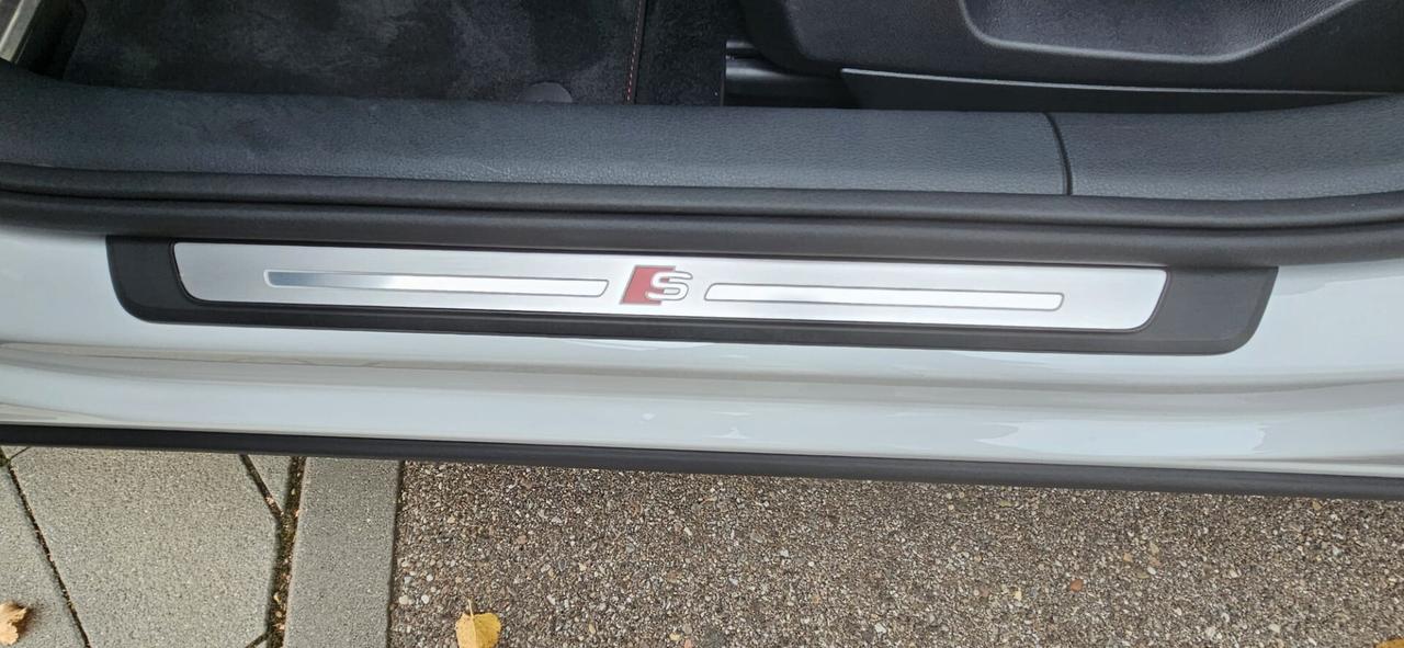 Audi Q2 35 TFSI S tronic line Edition