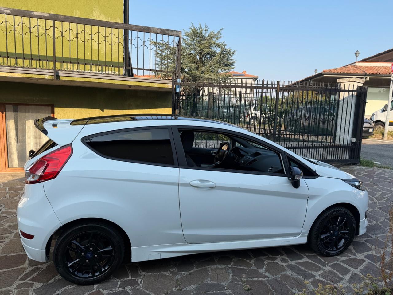 Ford Fiesta 1.4 3 porte Bz.- GPL Black & White Edition