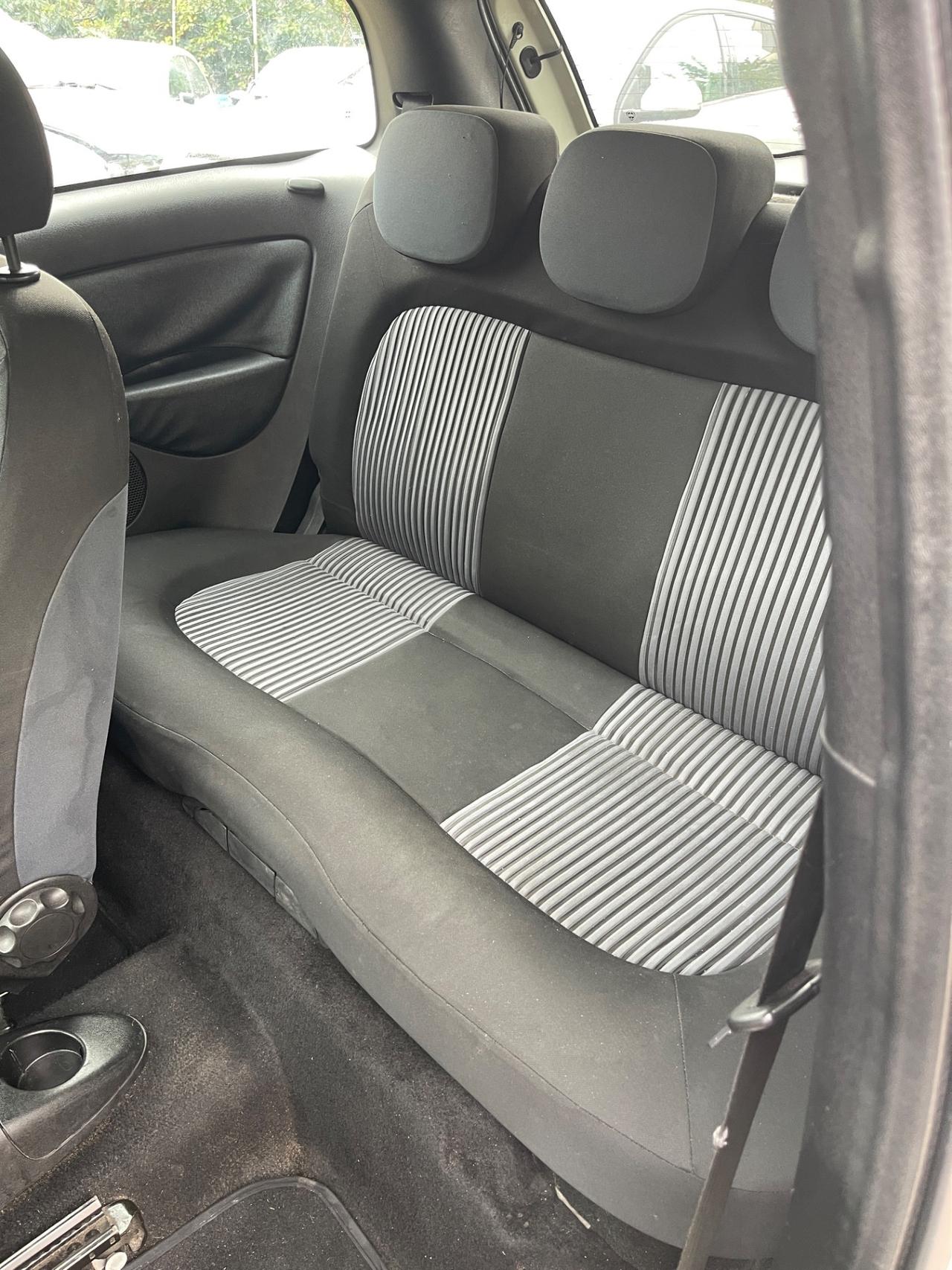 Lancia Ypsilon 1.3 MJT 75 CV Platino