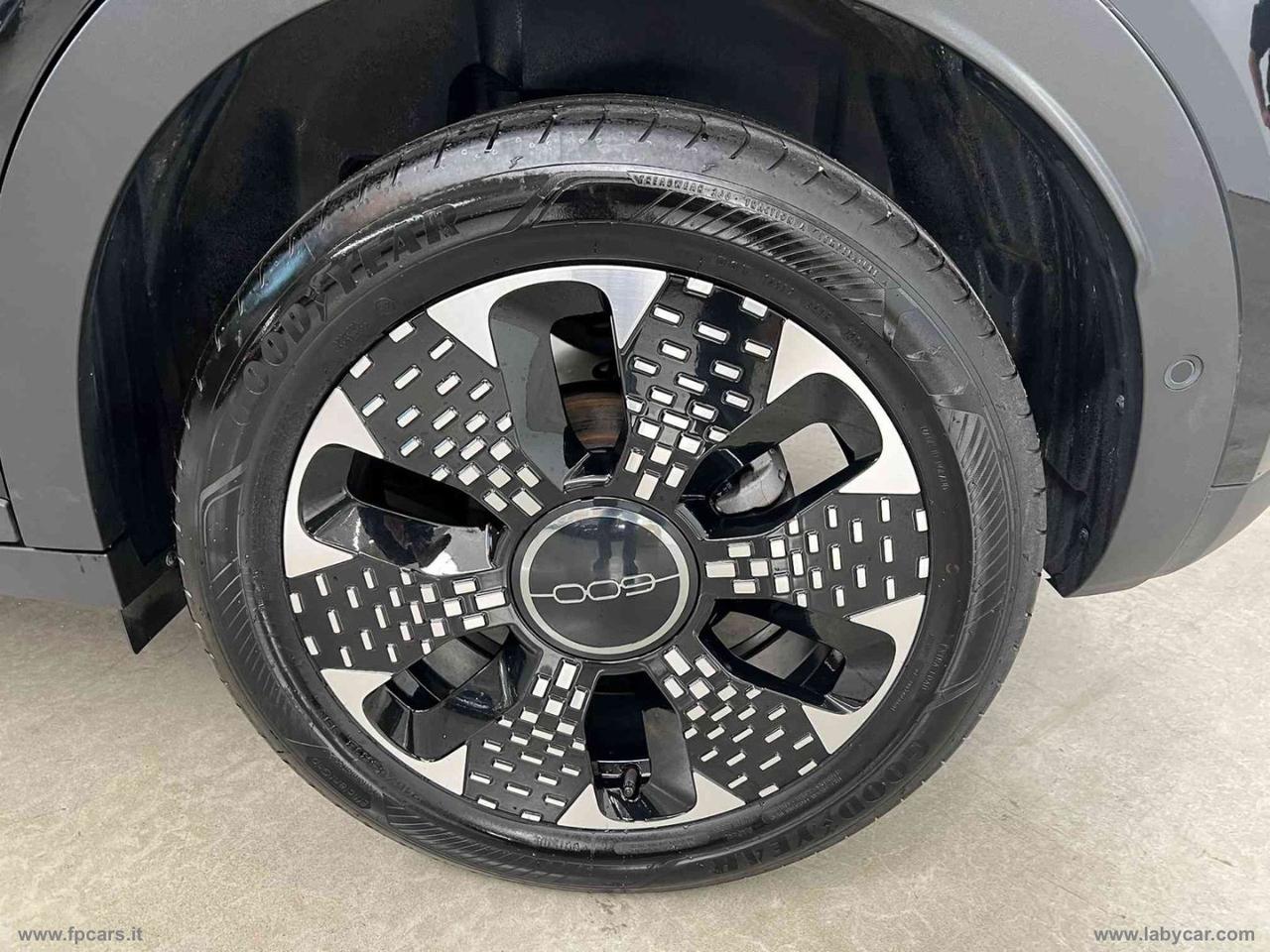 FIAT 600 Hybrid MHEV La Prima