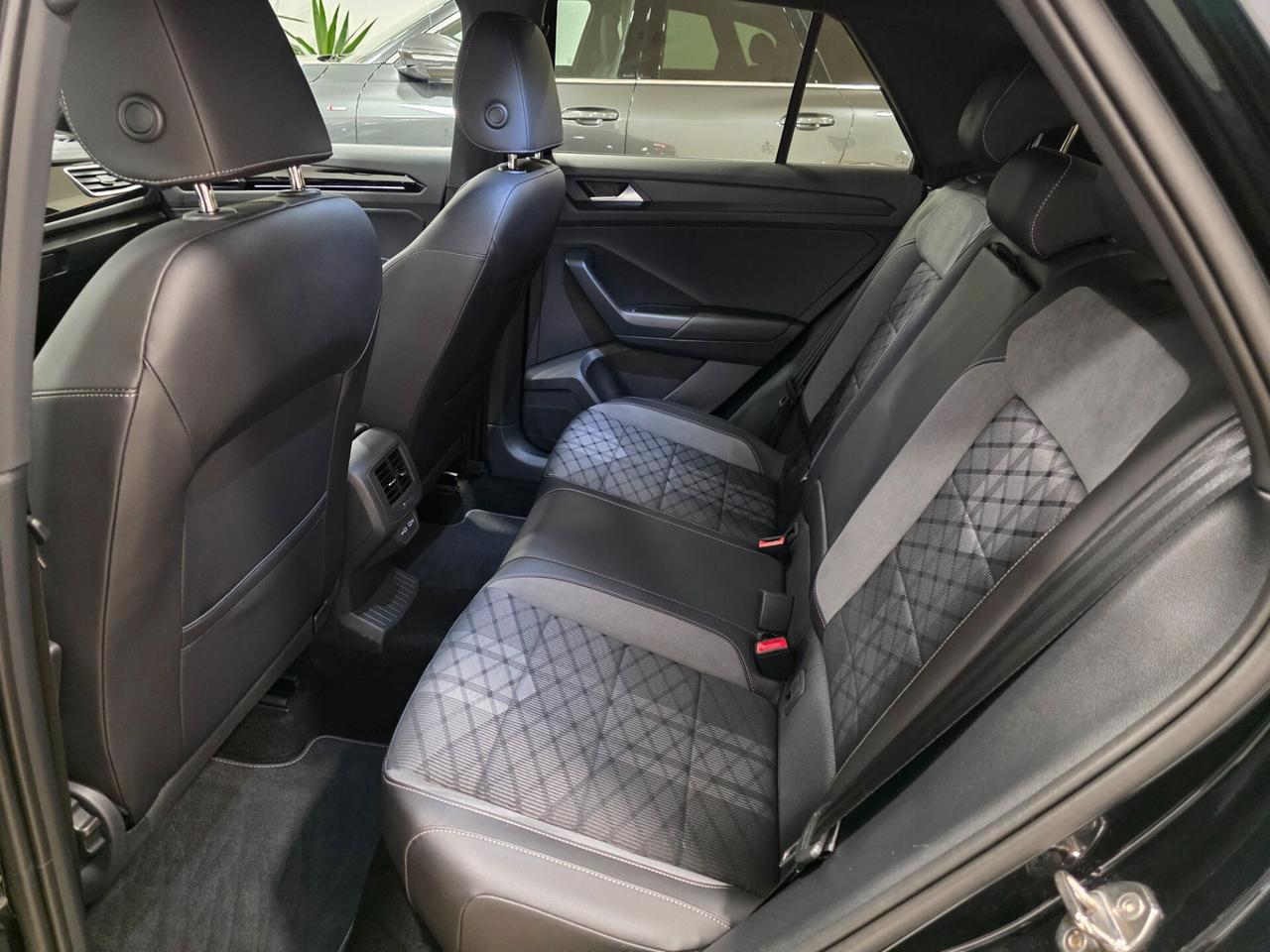 Volkswagen T-Roc 2.0 TDI SCR 150 CV DSG R-Line
