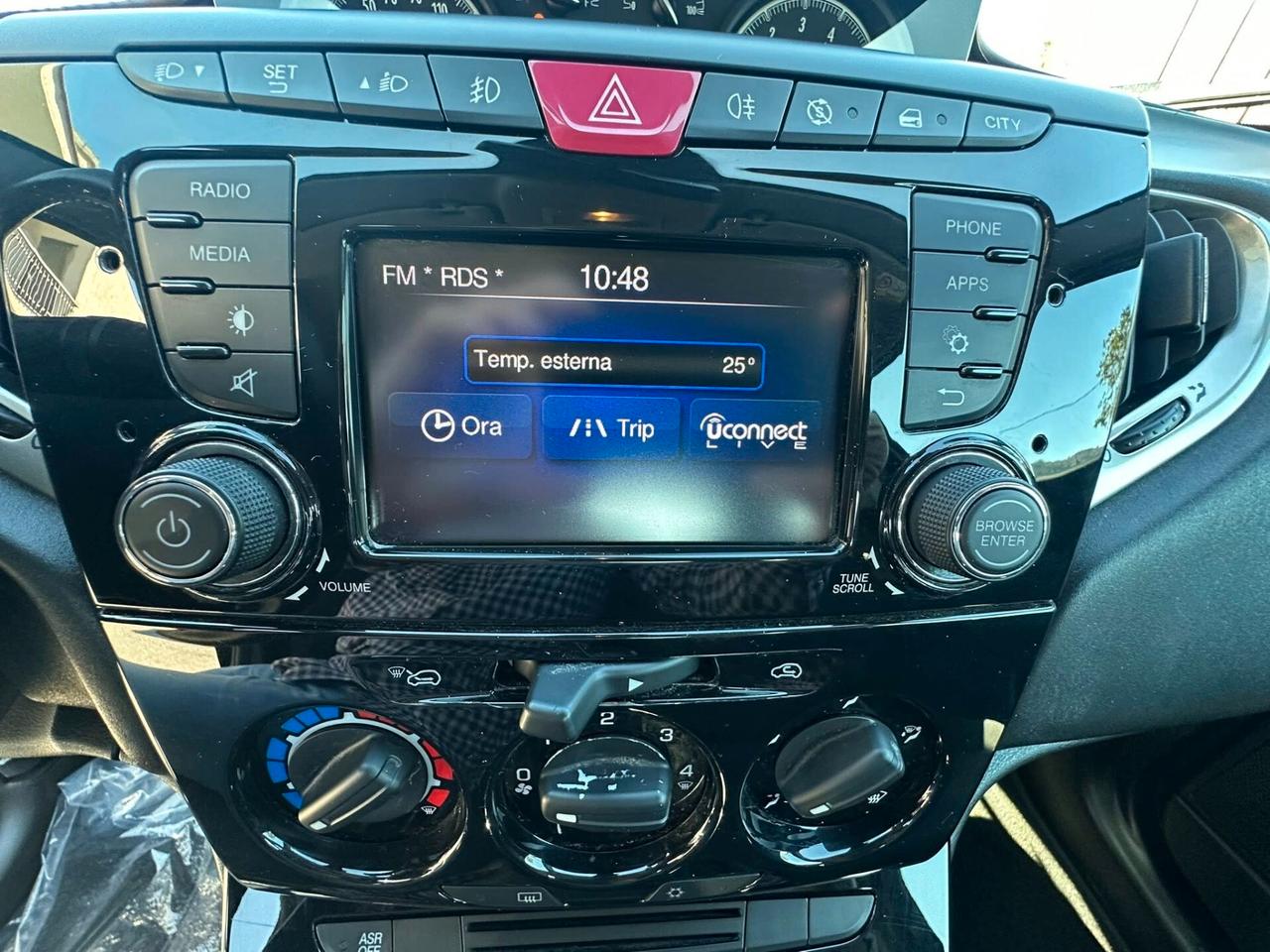 Lancia Ypsilon 1.0 FireFly 5 porte S&S Hybrid Ecochic Gold