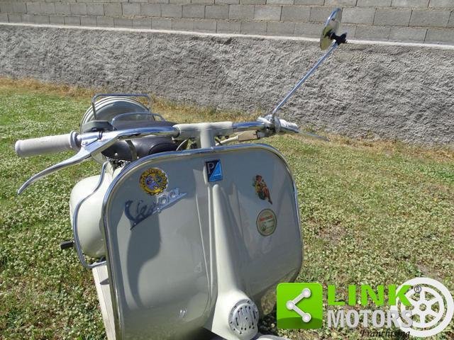 PIAGGIO Vespa 125 faro basso Restaurata (targa oro)