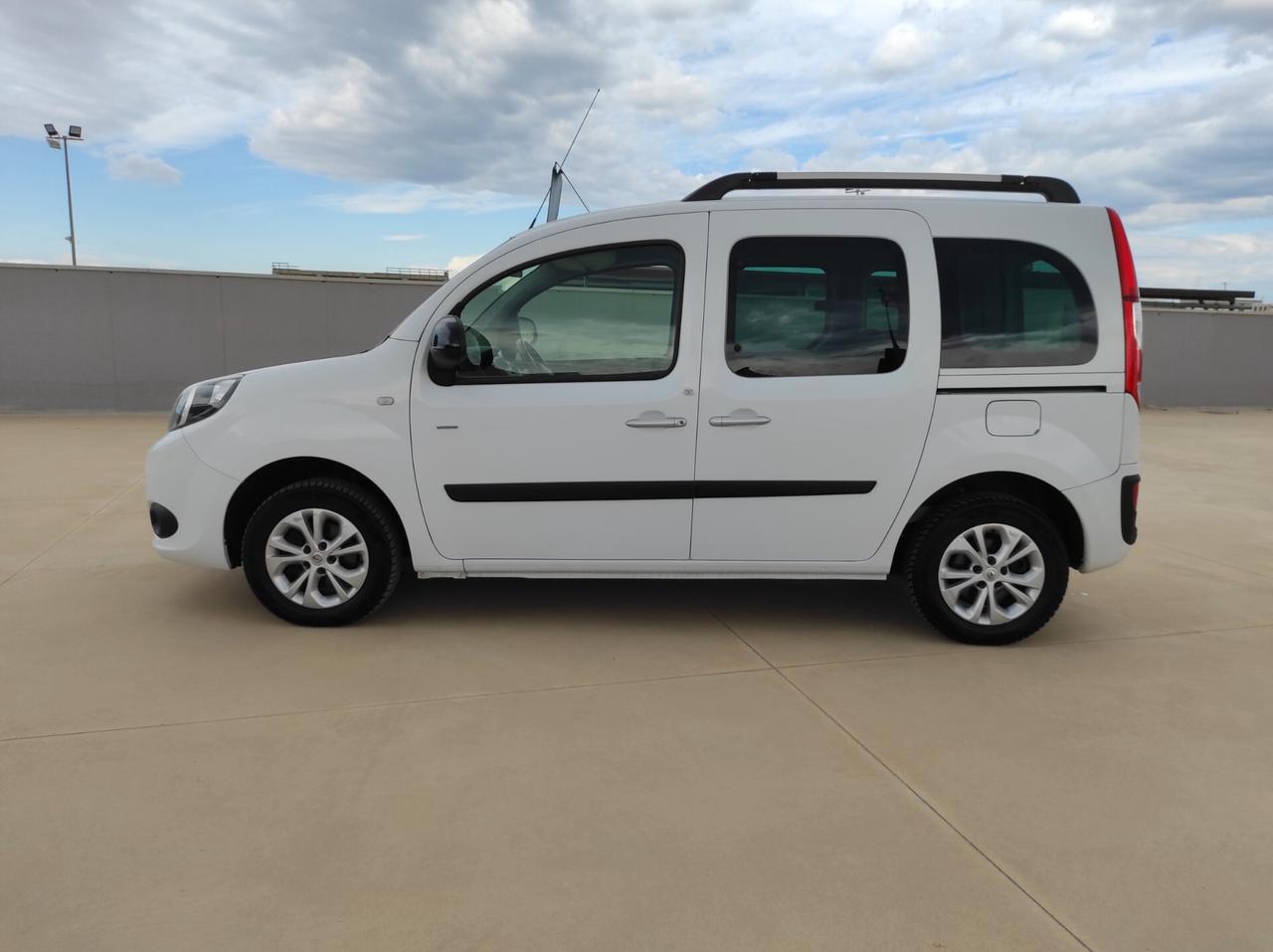 Renault Kangoo 1.5 dCi - 90cv 5 posti AUTOCARRO