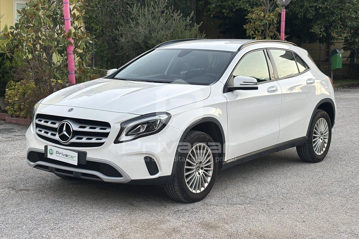 MERCEDES GLA 200 d Automatic Business