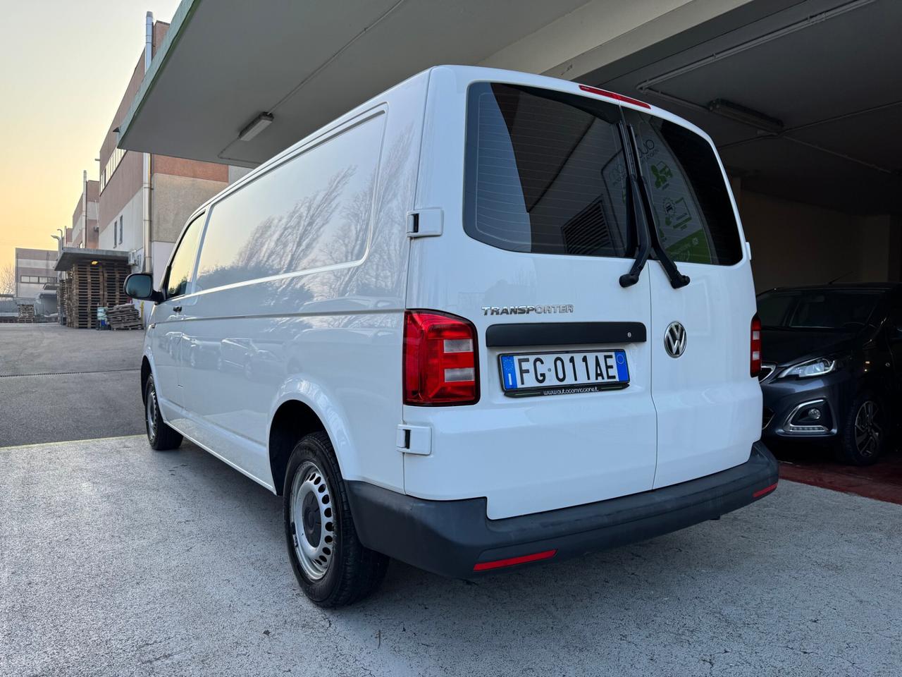 Volkswagen Transporter 2.0 TDI L2 GARANZIA 24 MESI