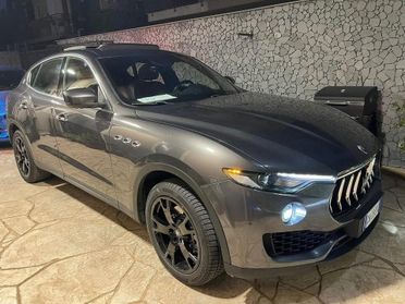 Maserati Levante V6 Diesel AWD tetto apribile
