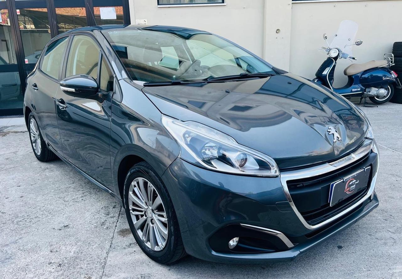 Peugeot 208 PureTech 82 5 porte Allure