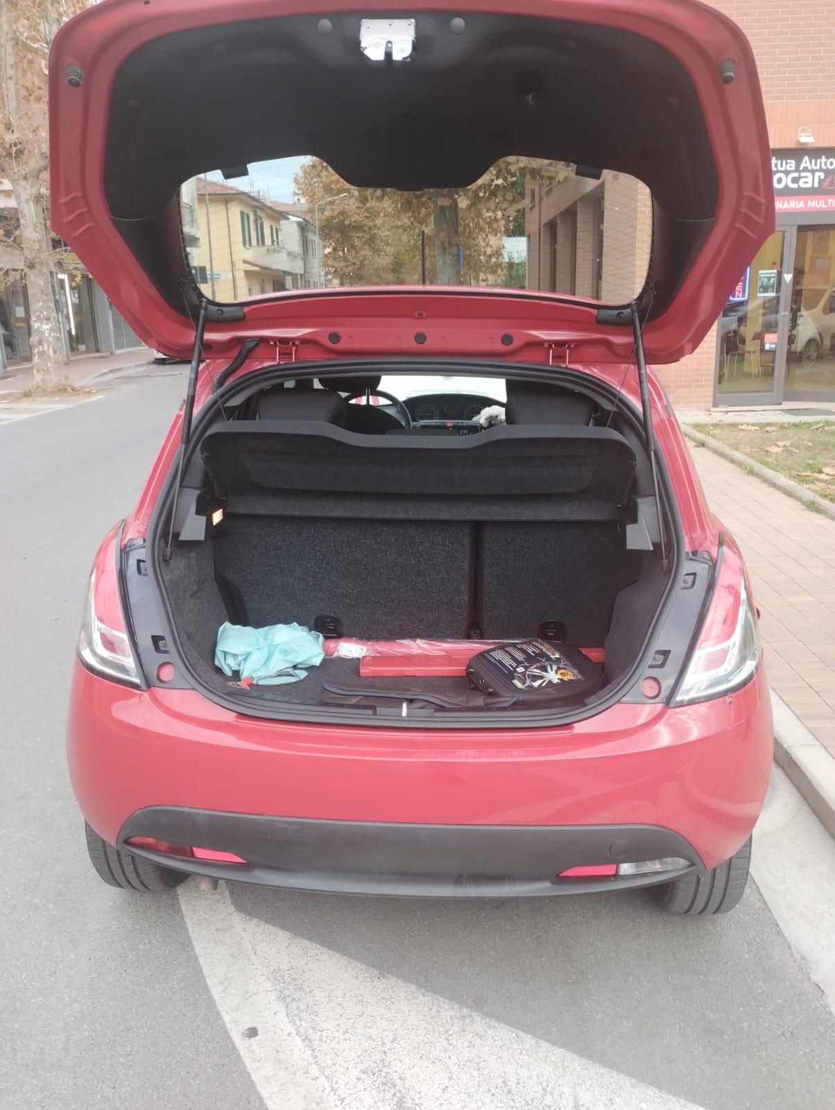 Lancia Ypsilon 1.2 69 CV 5 porte GPL Ecochic Monogram