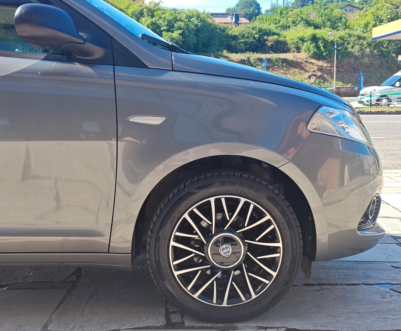 LANCIA YPSILON 1.2 69 CV 5P. GPL ECOCHIC ELEFANTINO BLU