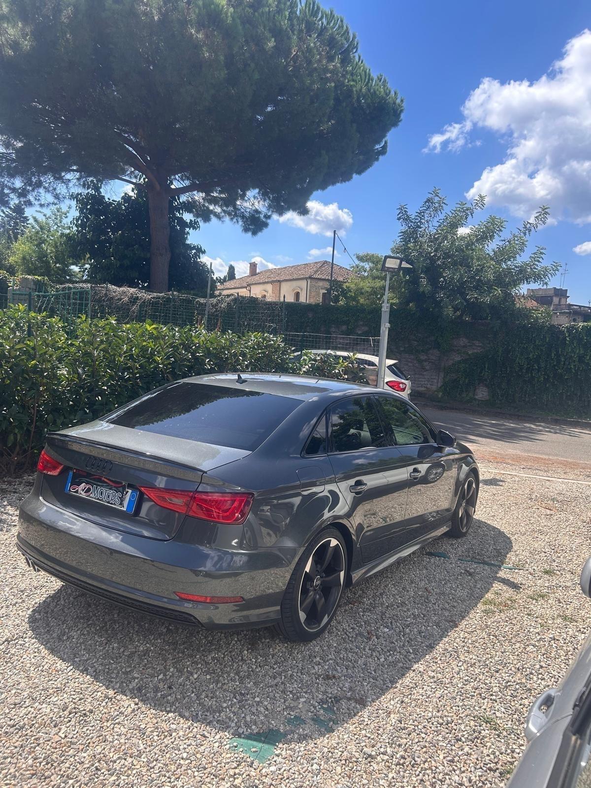 Audi A3 Sedan 2.0 TDI S tronic S-LINE Attraction