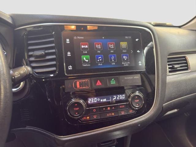 MITSUBISHI Outlander 2.2 DI-D 4WD Instyle Plus SDA 7 posti*IVA ESPOSTA*