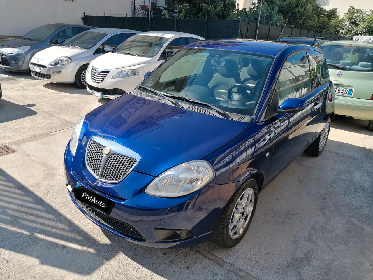 Lancia Ypsilon 1.3 MJT 90 CV Blue&Me