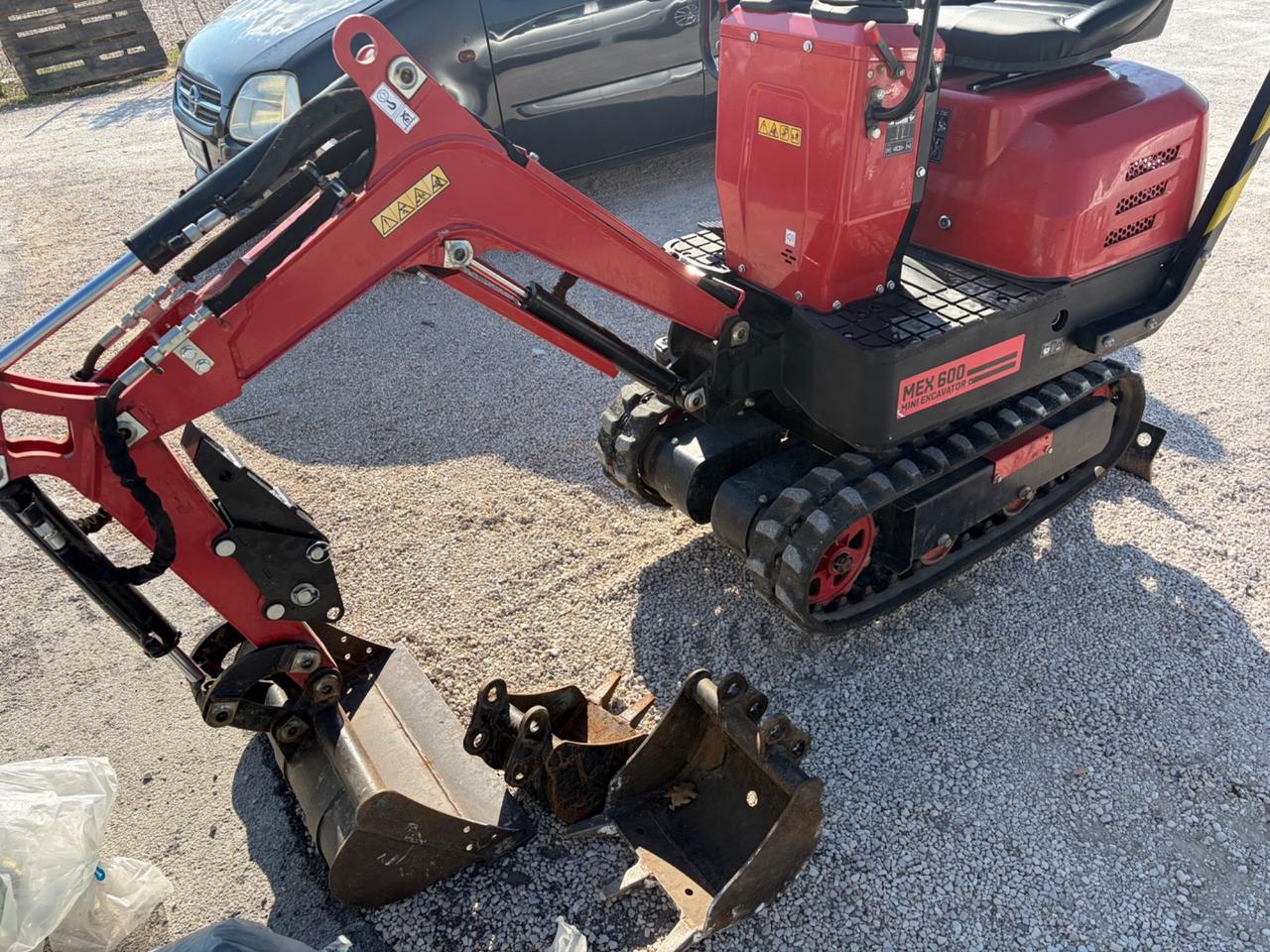 Escavatorino mex 600