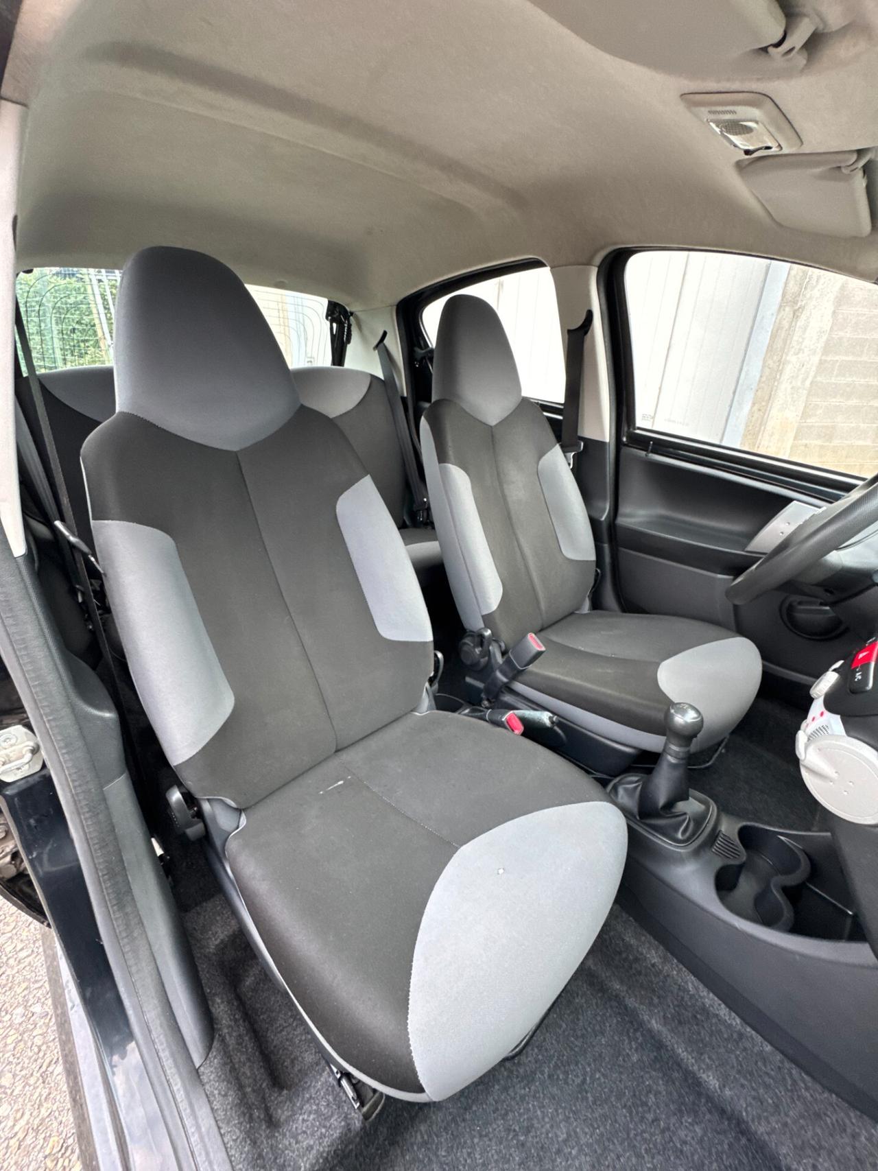 Peugeot 107 1.0 50kW 5P Benz *UNICO PROPRIETARIO*