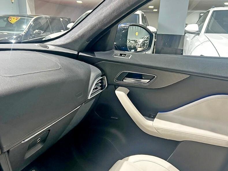 Jaguar F-Pace 3.0 D V6 300 CV AWD aut. S