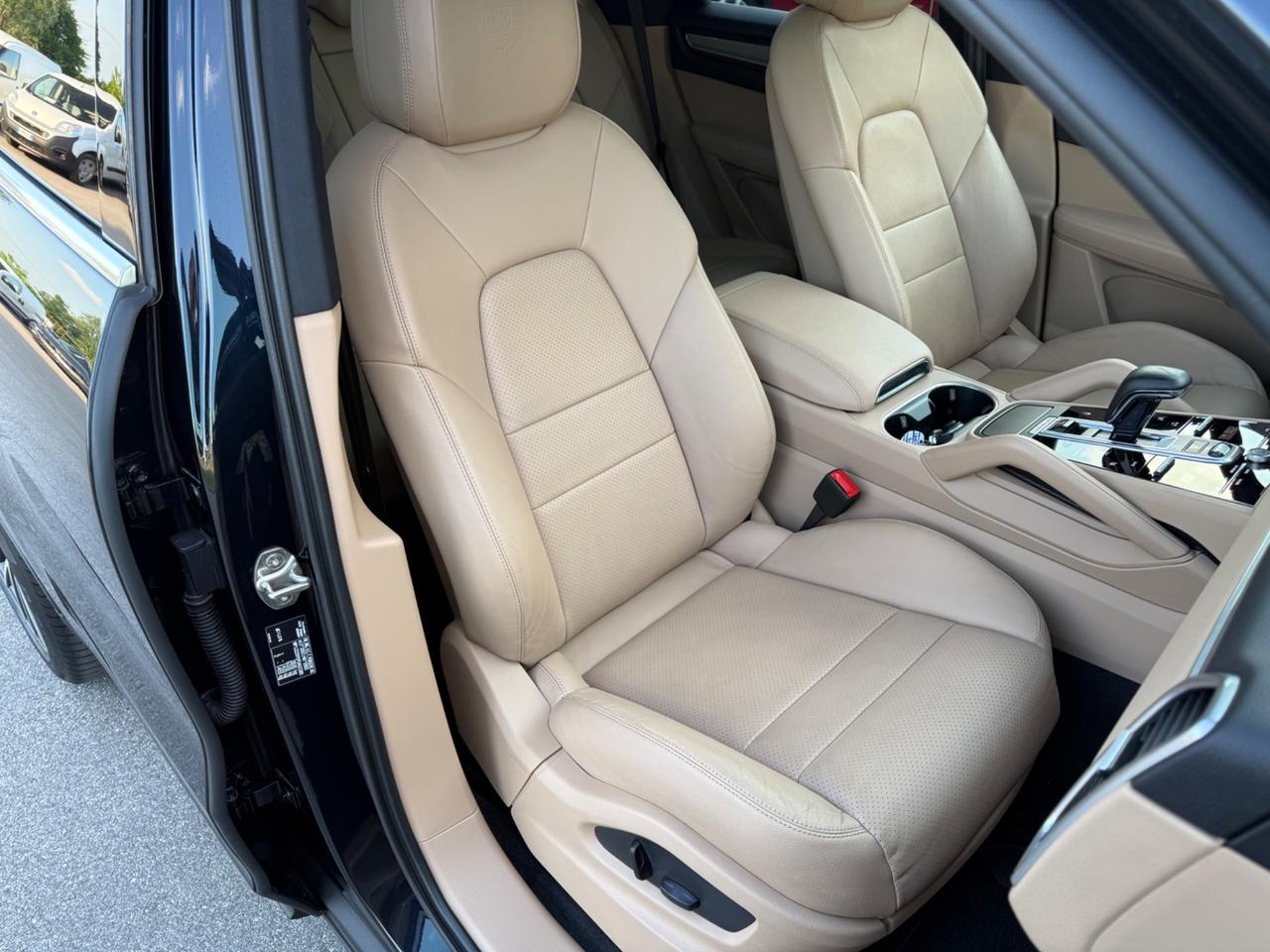 Porsche Cayenne 3.0 V6 340 CV Tetto Apribile Matrix