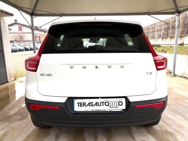 VOLVO XC40 T3 KM REALI E CERTIFICATI FARI LED CAR PLAY