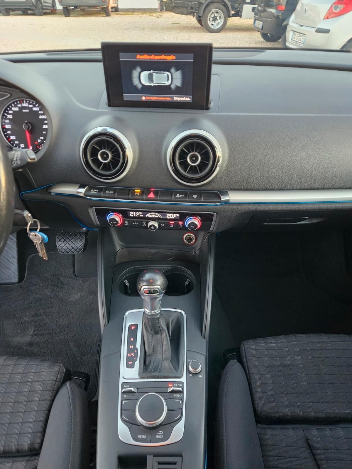 Audi A3 1.6 TDI S tronic Attraction