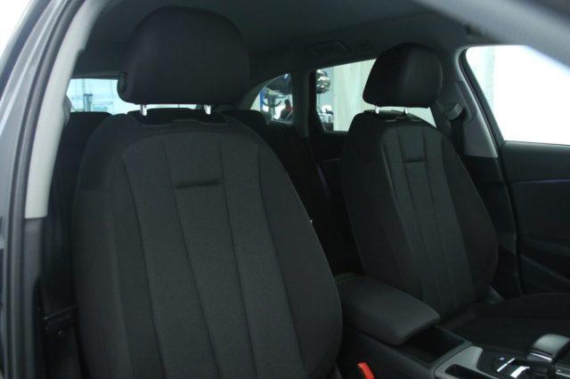 AUDI A4 Avant 40 TDI S tronic mhev Cerchi 18''/Pack black