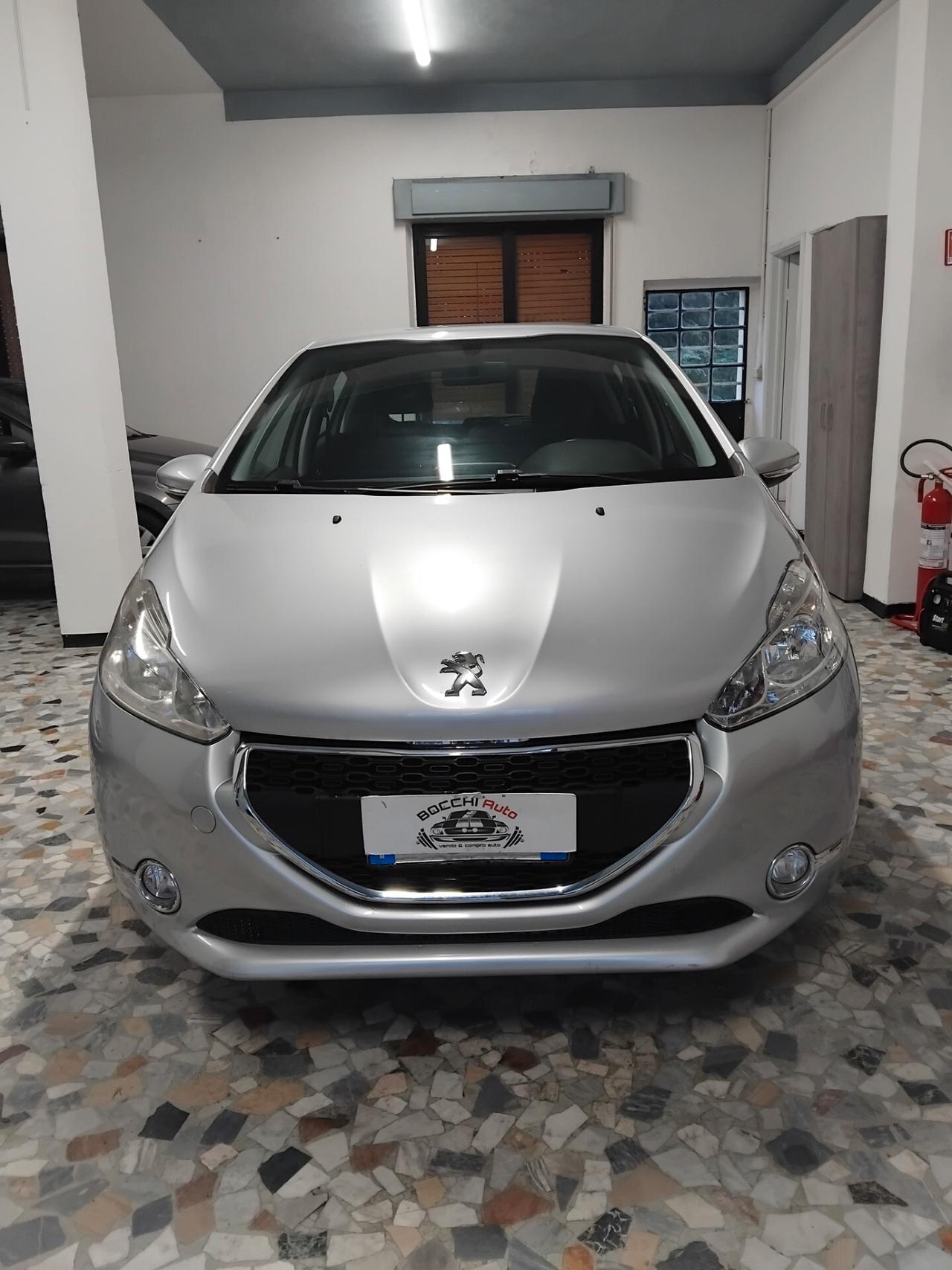 Peugeot 208 1.4 HDi 68 CV 5 porte Allure