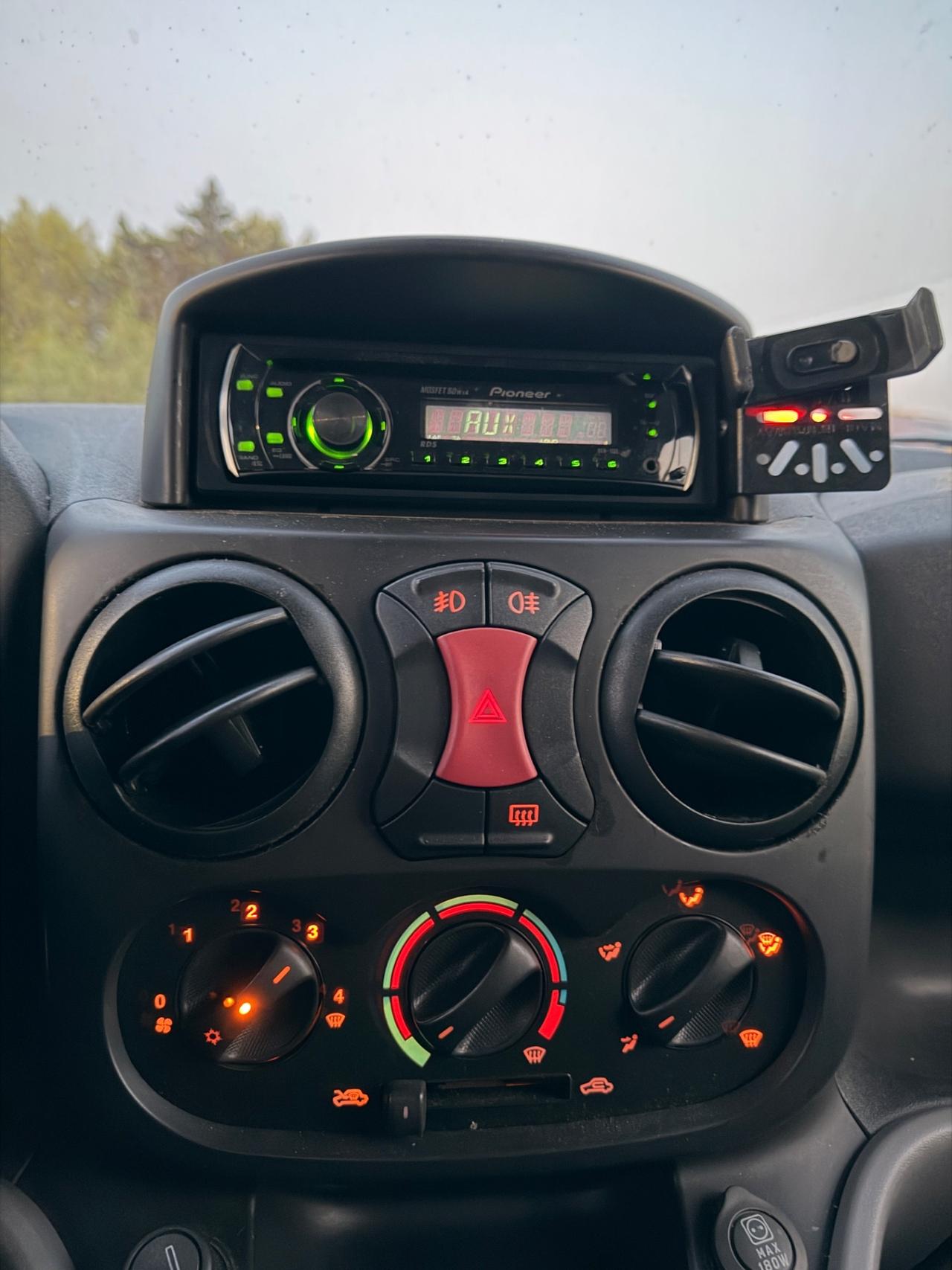 Fiat Doblò 1.3 Multijet -2009 CLIMA/GANCIO