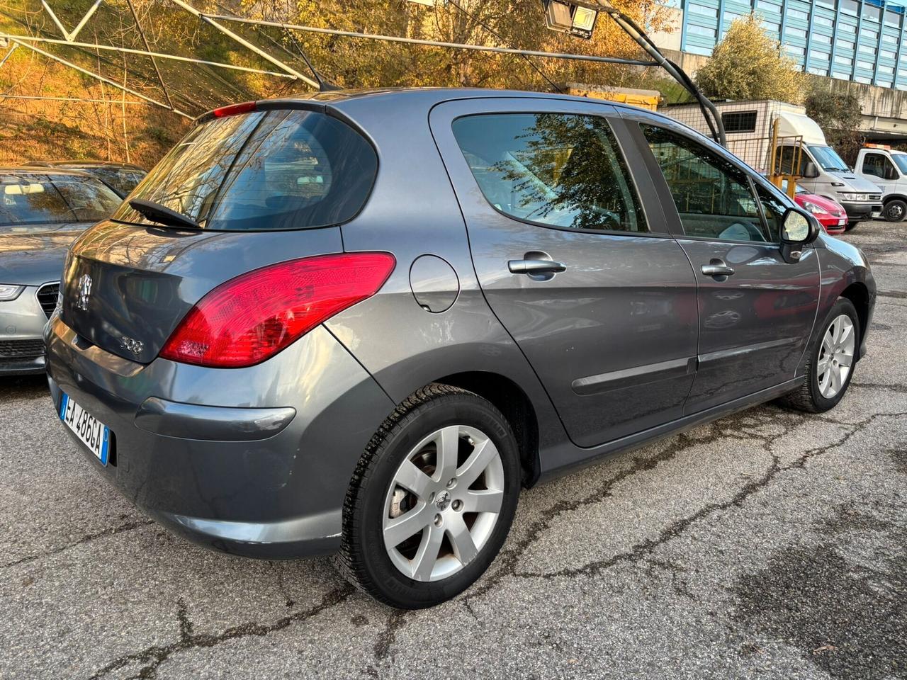 Peugeot 308 1.6 HDi 110CV 5p. Féline (6 Marce)