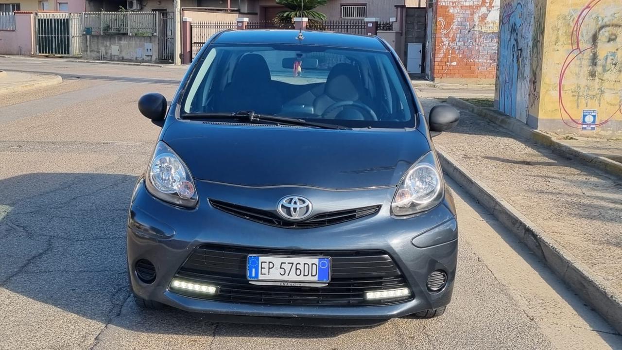 Toyota Aygo 1.0 12V VVT-i 5 porte Lounge Connect MMT