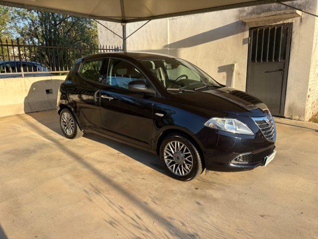 LANCIA Ypsilon 1.2 69 CV 5 porte Silver OK NEOPATENTATI