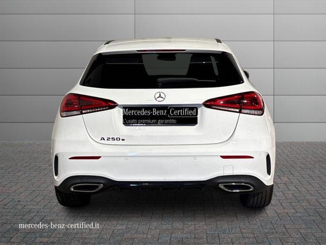 MERCEDES-BENZ A 250 e hybrid EQ Premium