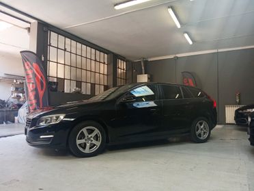 Volvo V60 D2 R-design