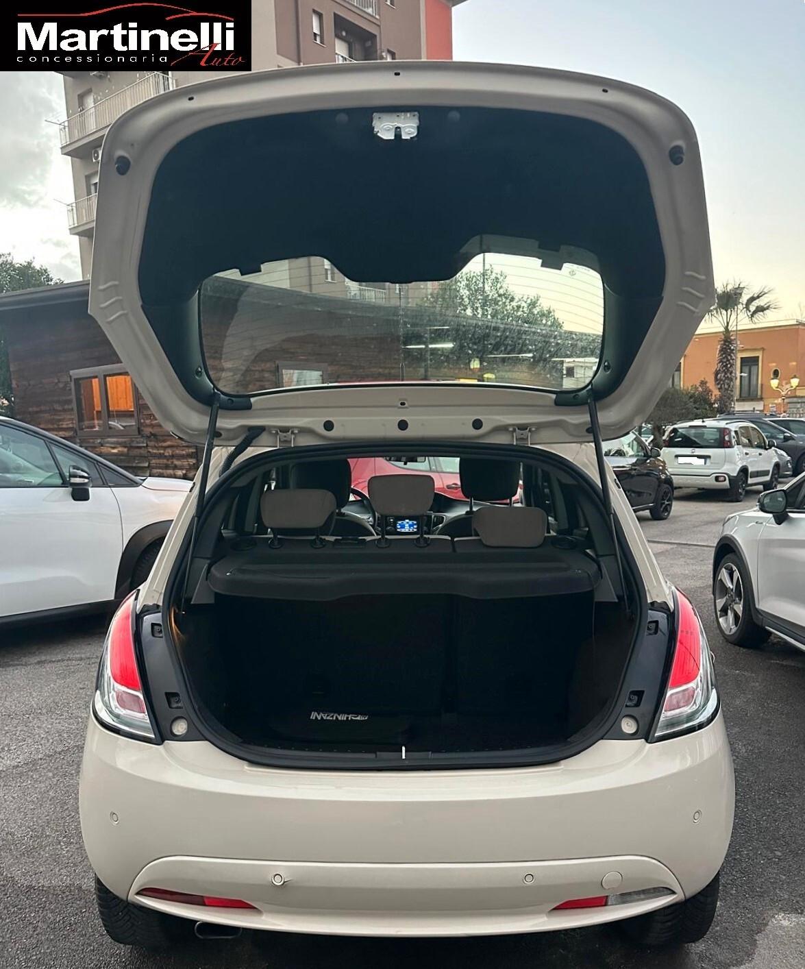 Lancia Ypsilon 1.2 69 CV 5 porte Gold