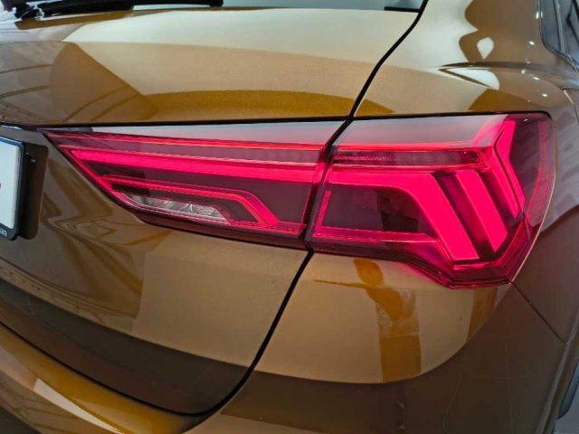 AUDI Q3 35 TDI S tronic Identity Black