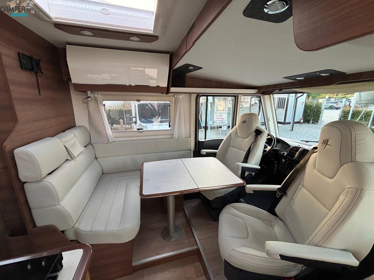 RAPIDO C55i - motorhome con letti gemelli in coda ed ampio garage